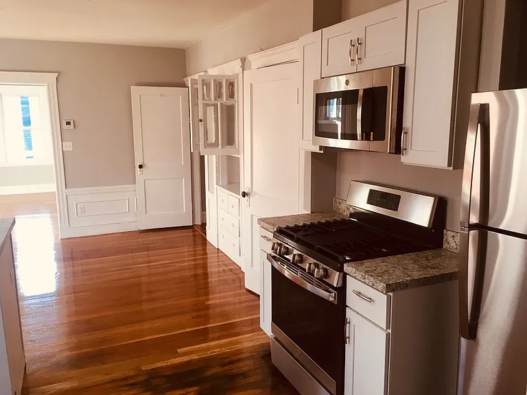 52 Boylston St #3R — Photo 15