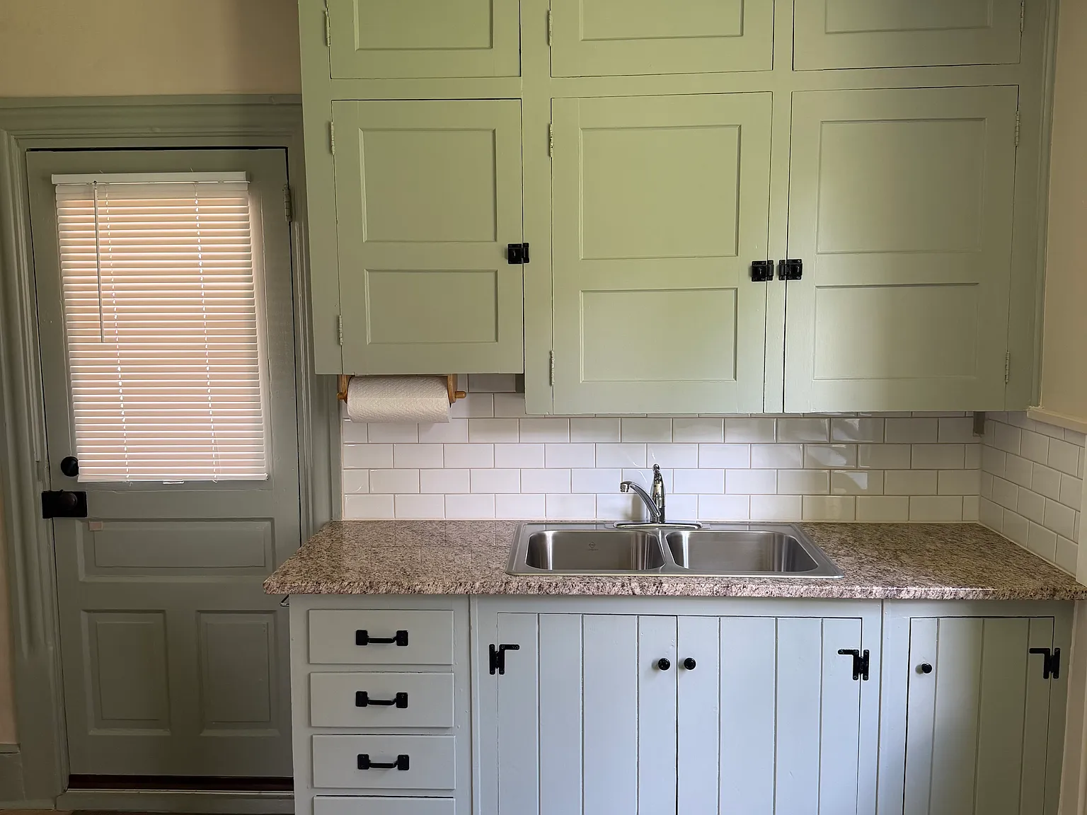 2 bed, 1054 sqft, $1,425 — Photo 3