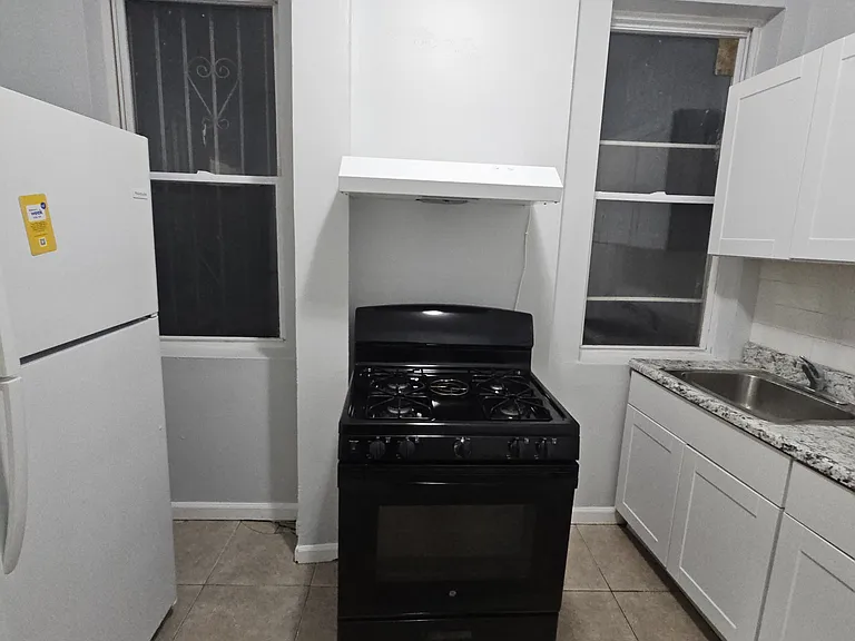 310 14th Ave #A — Photo 4
