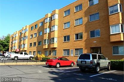2nd image of 200 Locust St SE Suite 202