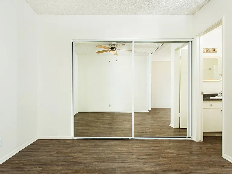 Westwood Villa — Photo 37