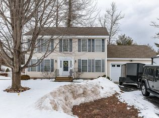 21 Treetop Ln, Manchester, NH 03102
