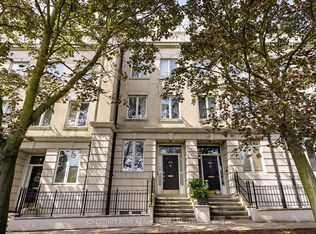 248 Spadina Rd, Toronto, ON M5R 2V1