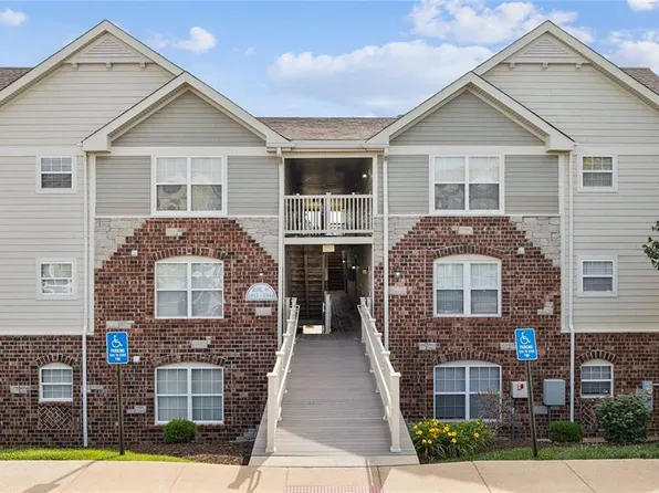 1934 Piedmont Cir, Saint Peters, MO 63304