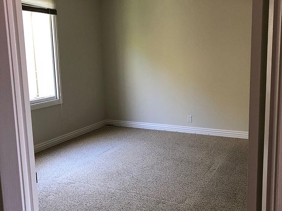 5th image of 785 Bay St APT 3