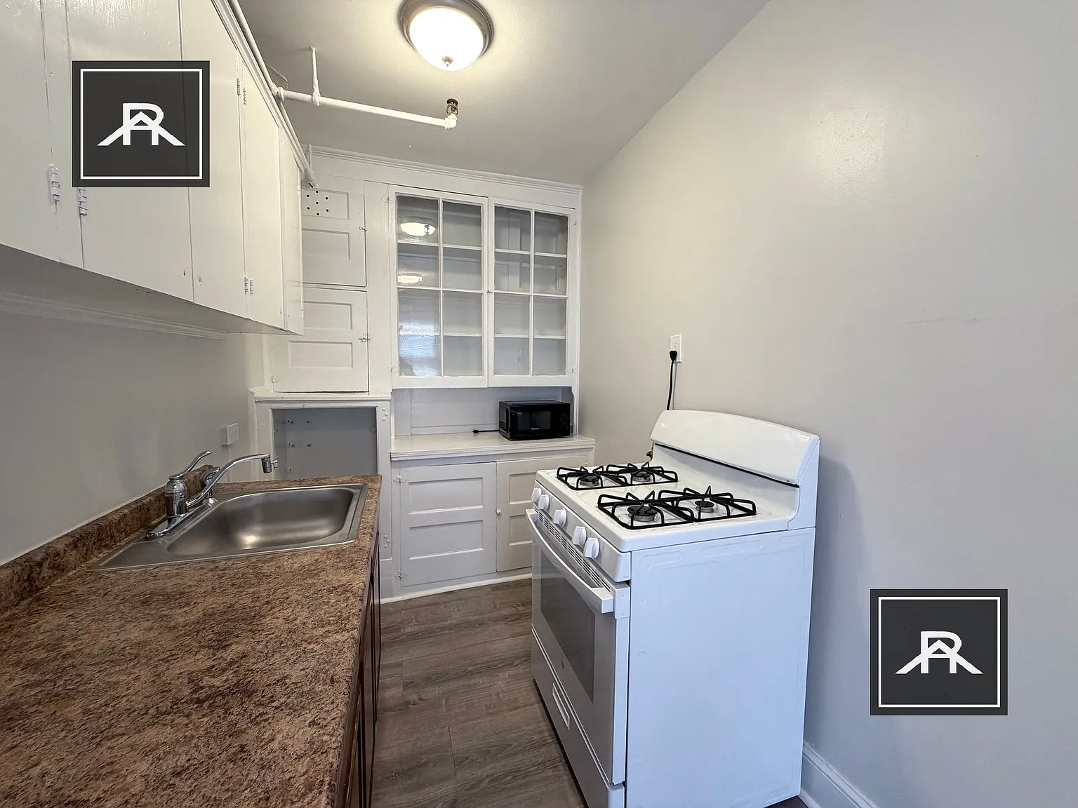 1 bed, 1.0 bath, 675 sqft, $2,400 — Photo 1