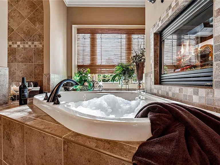 6407 Grand Marina Cir — Photo 52