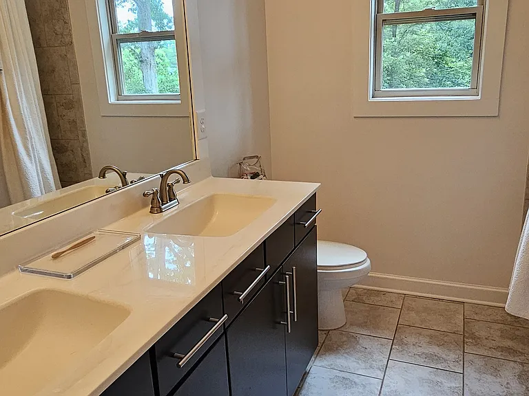 2110 E Roxboro Rd NE — Photo 30