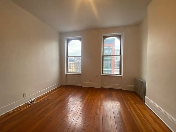3rd image of 568 Manhattan Ave #3B