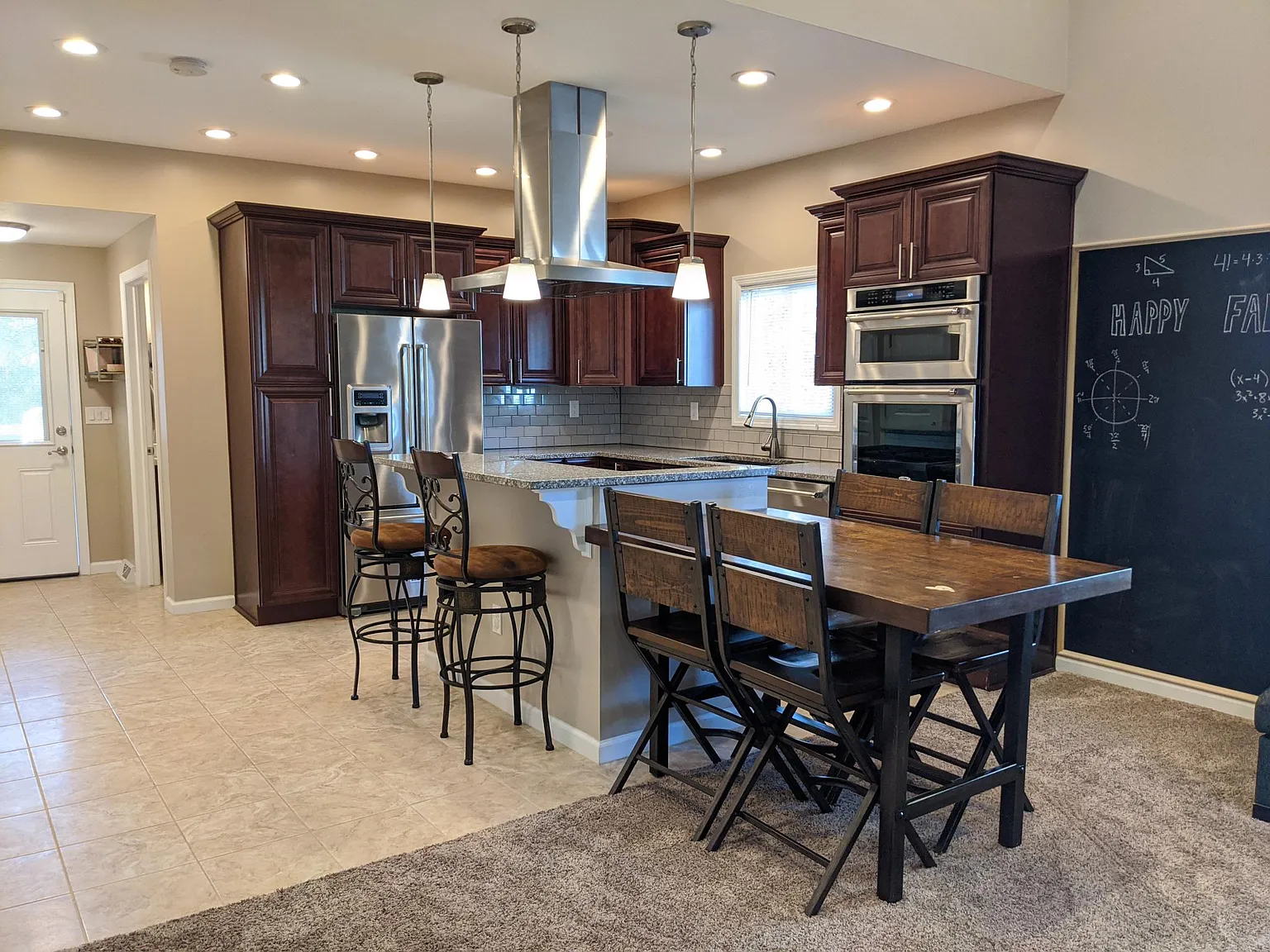 413 Falcon Dr photo 1