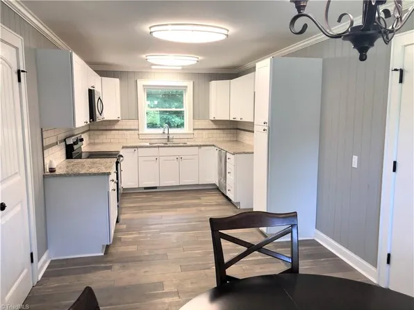 5025 Forbush Rd, East Bend, NC 27018