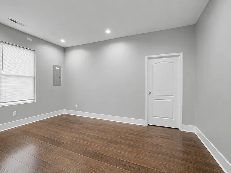 1044 Chestnut St — Photo 8