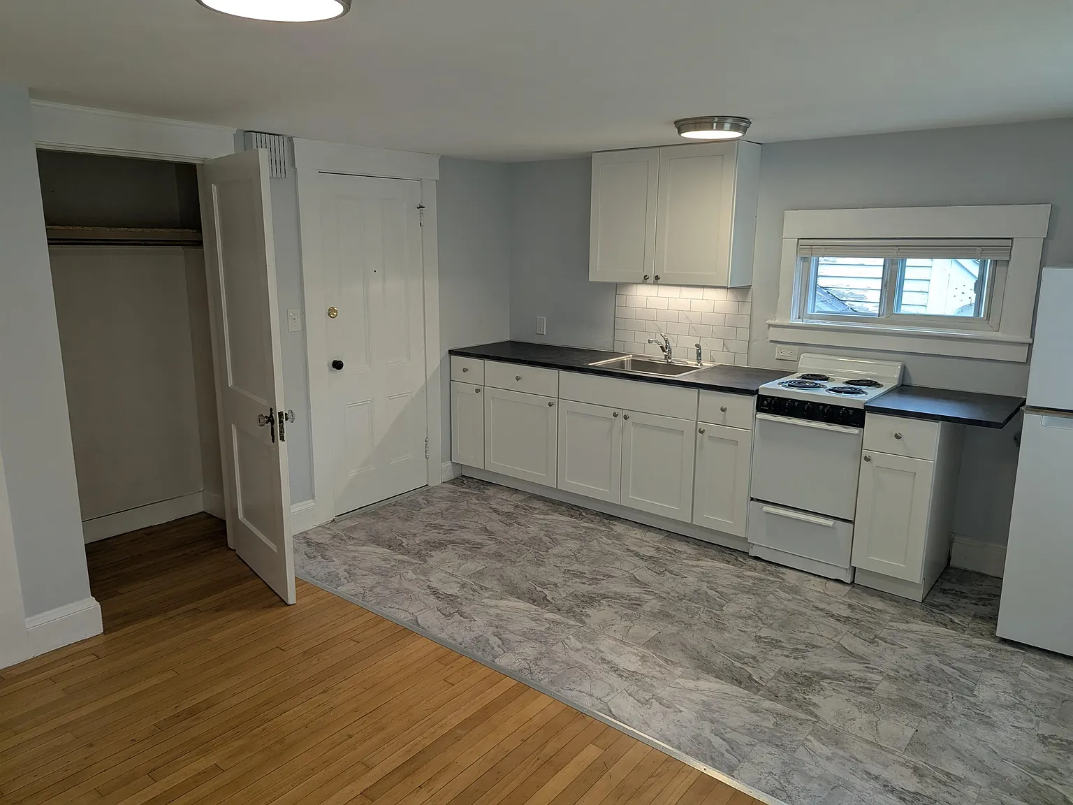 1 bed, 1.0 bath, 400 sqft, $1,350 — Photo 3