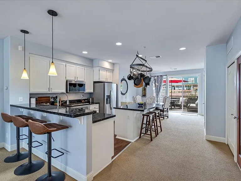 125 Johnson St — Photo 2