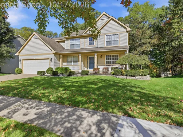3033 Stillriver Dr, Howell, MI 48843