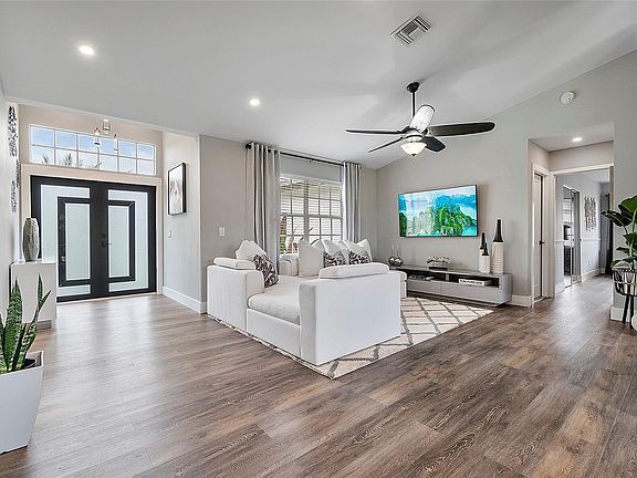 4th image of 1573 SE Appamattox Terrace