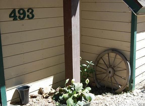 3rd image of 493 Iris Dr