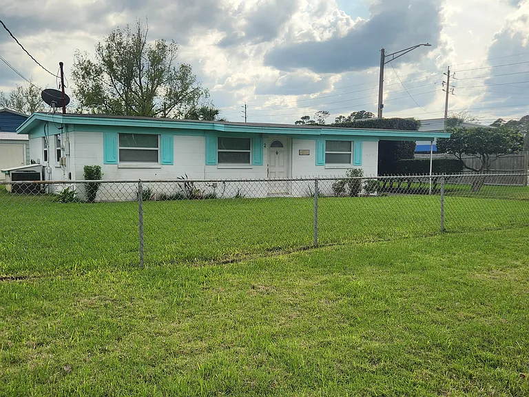 2 Forrestal Cir N — Photo 2