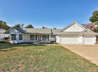 701 S Timber Ln, Midwest City, OK 73130