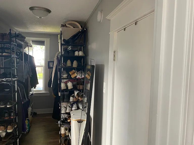 Walk-in closet/BR#3