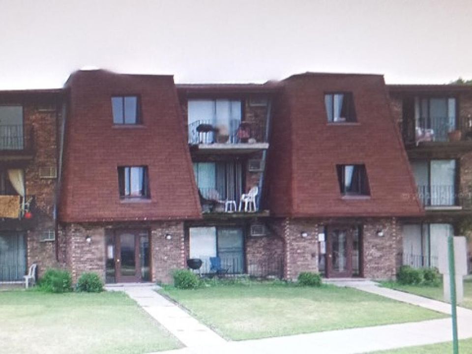 2nd image of 7449 W 55th Pl APT 2C