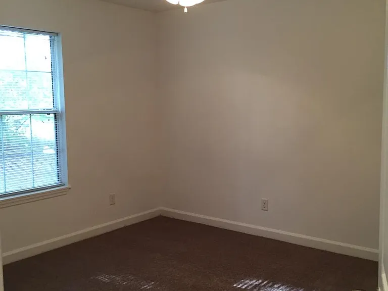 323 Windridge Dr — Photo 12