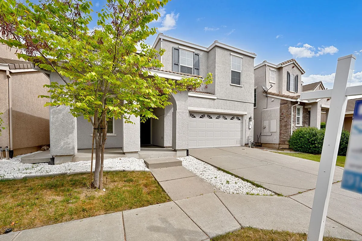 Building Photo - 2815 Tourbrook Way
