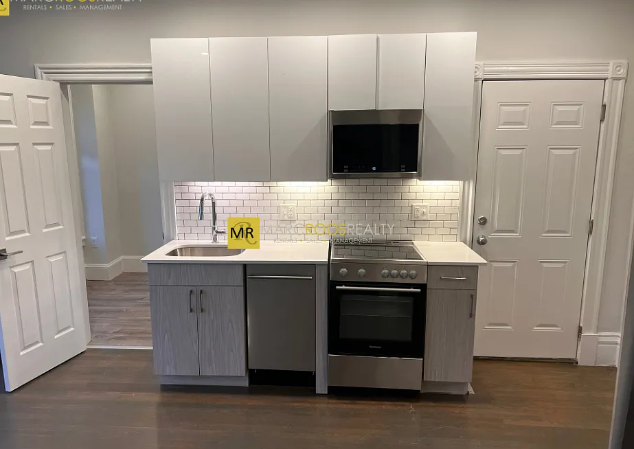 225 Newbury St #3R