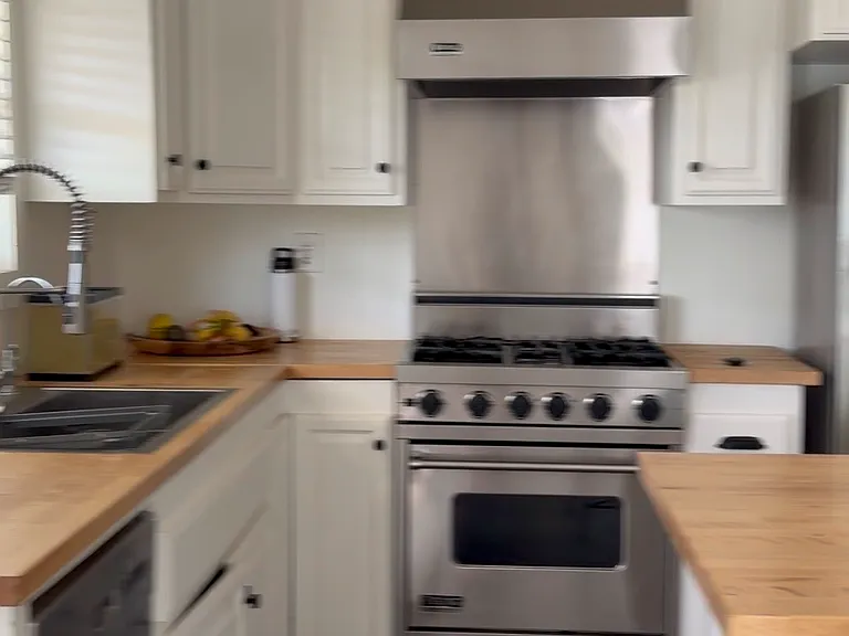 1370 Sterling Ave — Photo 13