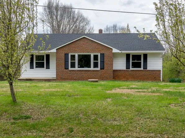 4232 Langden Dr, Winston Salem, NC 27107