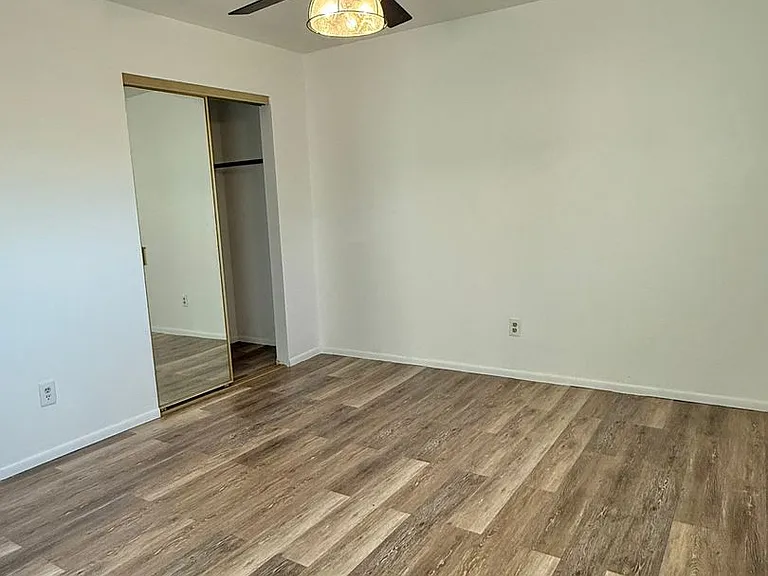 2905 Scholl Dr — Photo 3