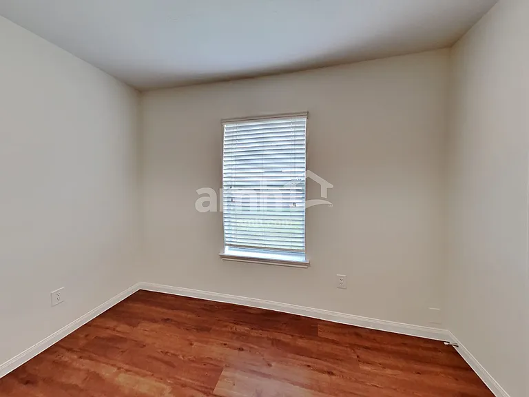 3906 Hawthorn Glen Ct — Photo 11