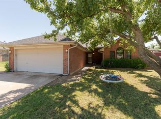 704 Old Bugle Rd, Edmond, OK 73003