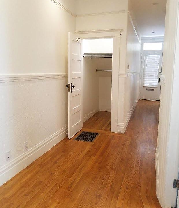 1st image of 1043 Noe St