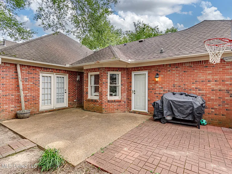 214 Ramblewood Dr — Photo 5