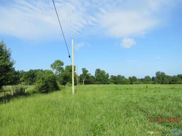 15 Brown Rd, Boaz, AL 35957