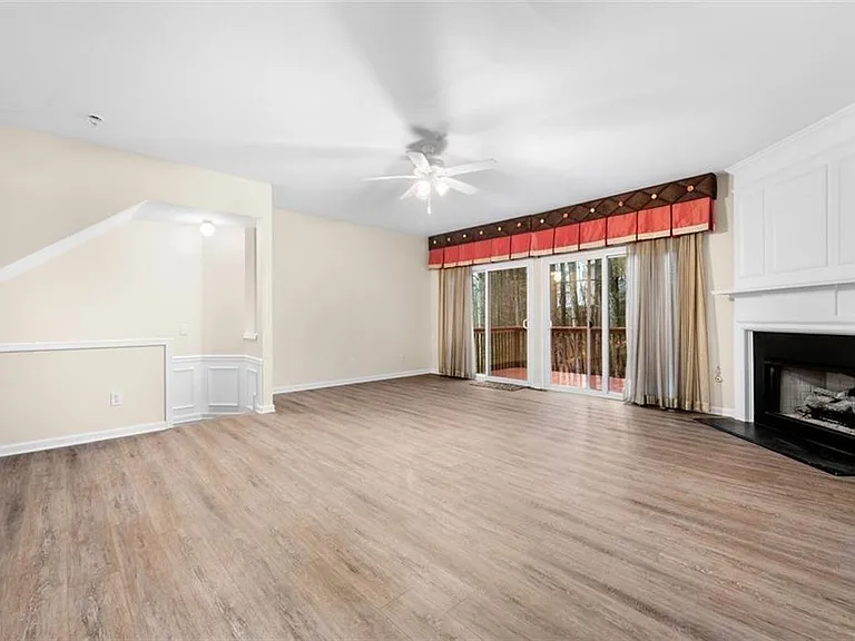 3944 Howell Park Rd — Photo 13
