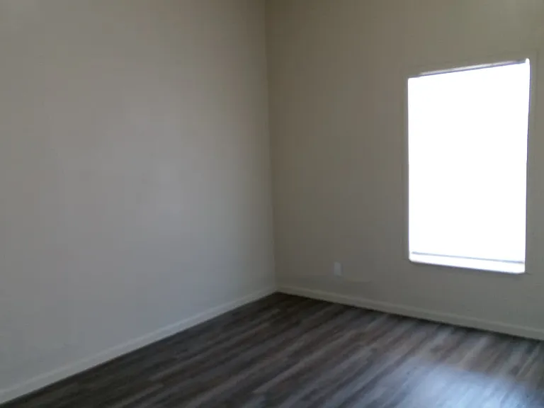 204 S Hackberry St #B — Photo 22