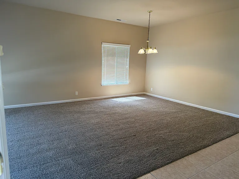 1550 Freeman Way — Photo 7