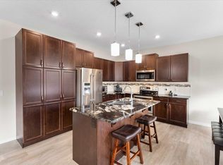 17164 47th St NW, Edmonton, AB T5Y 3P4