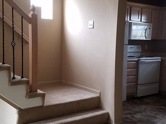 3rd image of 716 SE London Way APT A