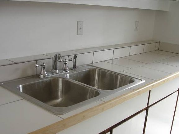 Kitchen Sink/Counter