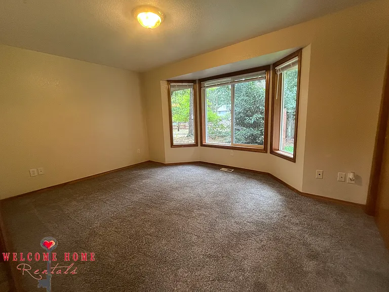 17819 Upland Dr SE — Photo 28
