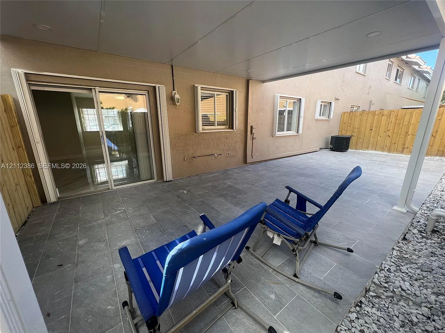 3 bed, 3.0 bath, 1018 sqft, $2,700 — Photo 4