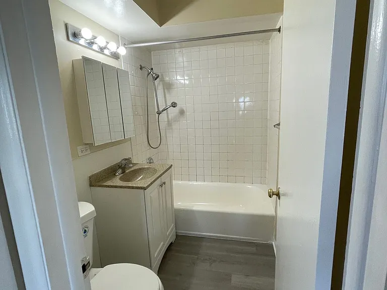 1735 Chestnut St #3-B — Photo 3