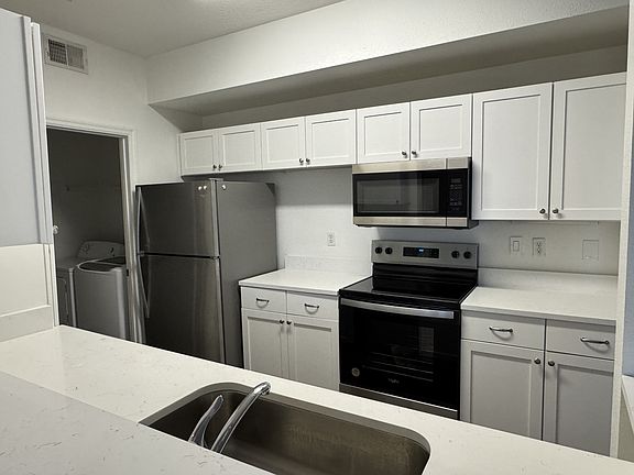 3rd image of 5536 Metrowest Blvd #1-8-311