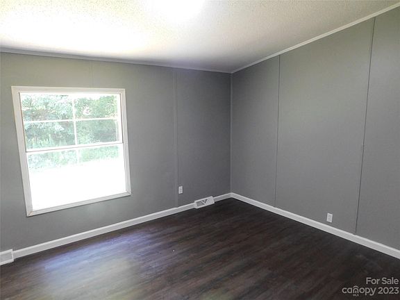 5th image of 4071 Beckys Dr