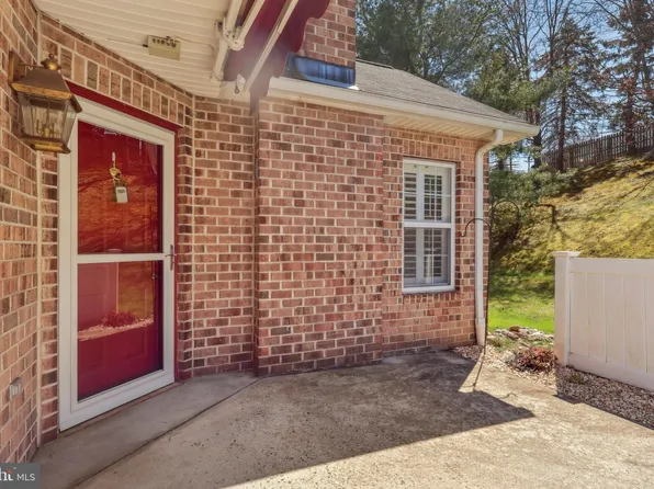107 Village Way #1D, Phoenixville, PA 19460