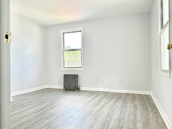3rd image of 2507 Astoria Blvd APT 2