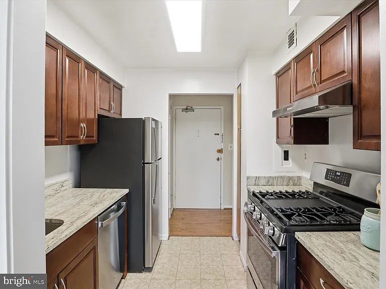 600 Roosevelt Blvd #317 — Photo 15